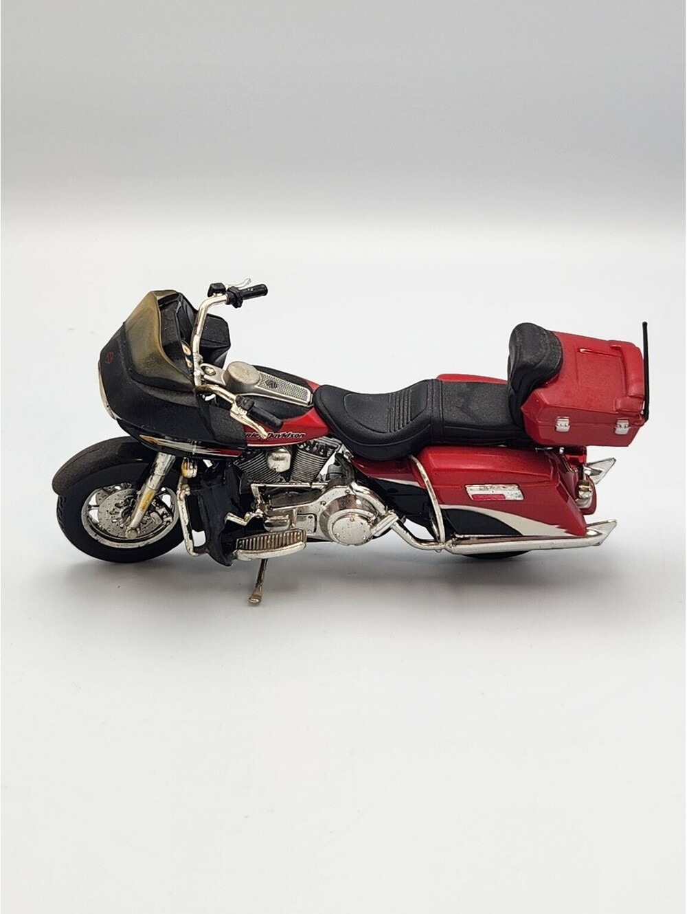Maisto Harley Davidson 2000 FLTRSEI Screamin' Eagle Road Glide 1:24 Die Cast P7
